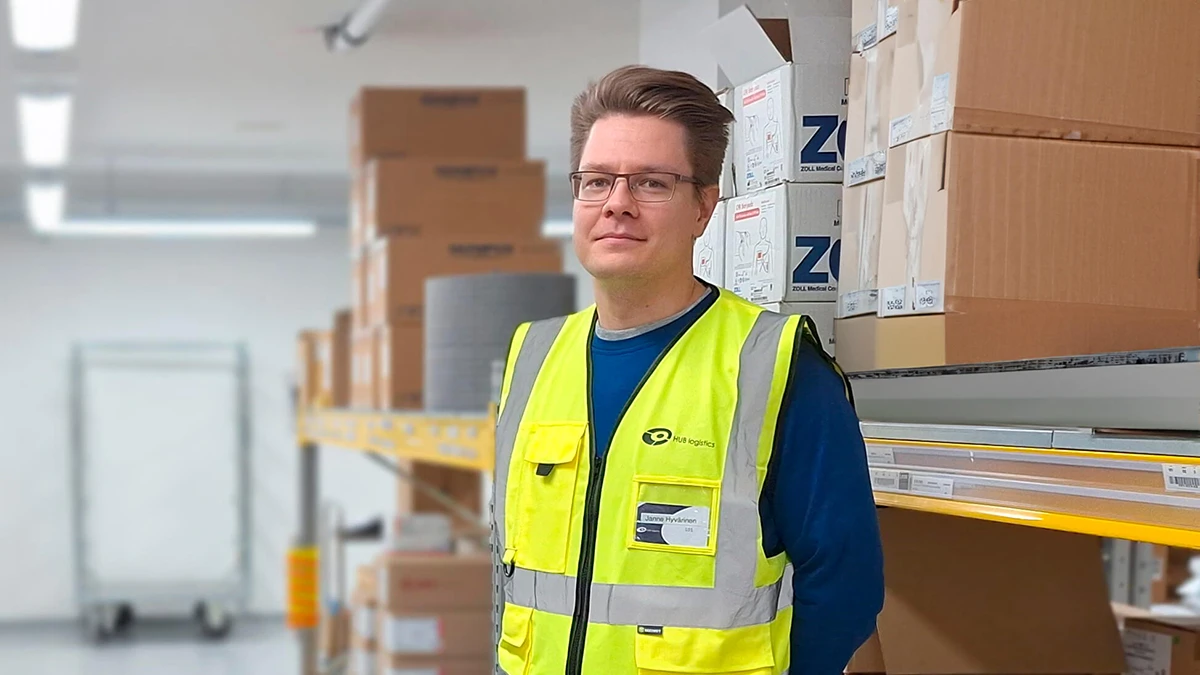 Töissä Logentilla: logistiikka-asiantuntija Janne Hyvärinen